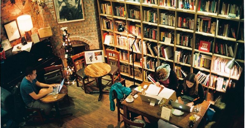 Top 10 quán cafe học tập đẹp tại phường Cửa Nam 9 Tranquil Books & Coffee