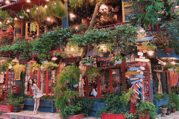 Bonjour Cafe the Art - Không gian nghệ thuật kiểu Pháp