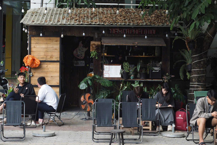 Cá Hồi Coffee - Không gian nhỏ yên tĩnh cho người thích tập trung
