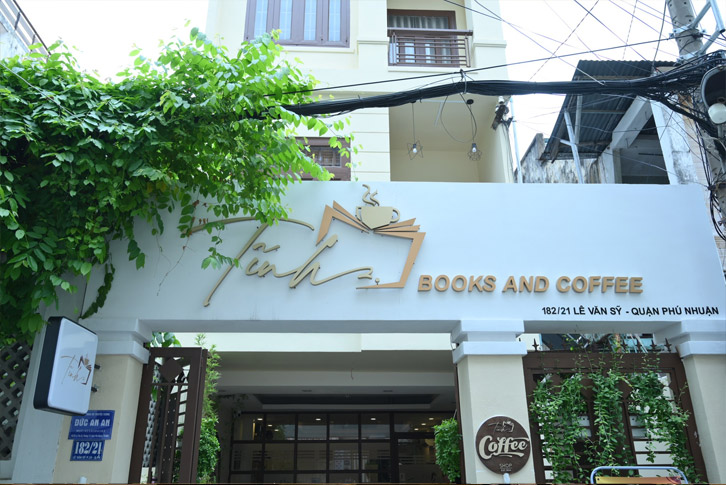 Tĩnh books and coffee - Không gian tối giản cho người thích sự tĩnh lặng
