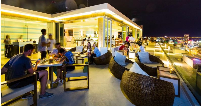 Cafe Rooftop À La Carte