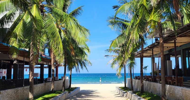 Esco Beach Bar & Cafe