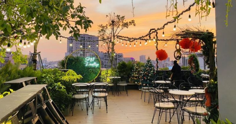 Top 12 quán cafe Acoustic nghe nhạc sống cực chất 10 Nắng Rooftop