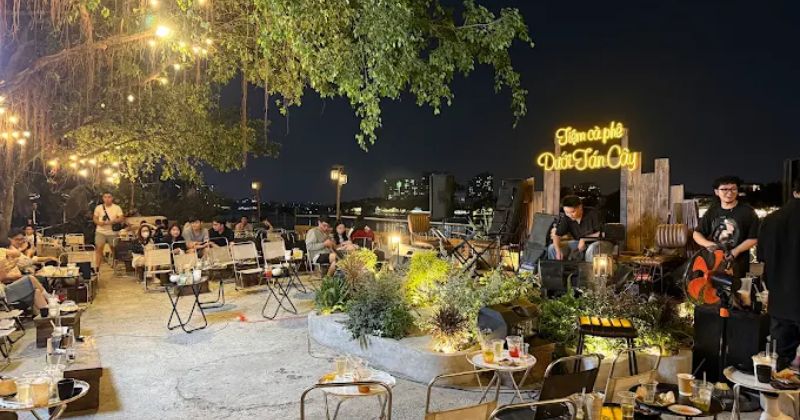Top 12 quán cafe Acoustic nghe nhạc sống cực chất 9 Tiệm Cà Phê Dưới Tán Cây