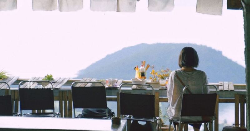 Tiệm Cà Phê Lẫn